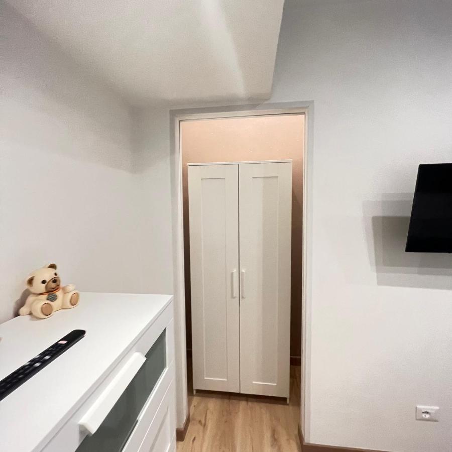 טריאסטה Alla Scalinata Del Teatro Rossetti Confort Suites Parcheggio מראה חיצוני תמונה