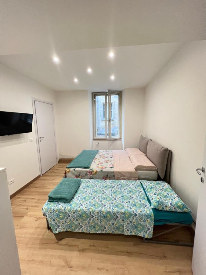 טריאסטה Alla Scalinata Del Teatro Rossetti Confort Suites Parcheggio מראה חיצוני תמונה