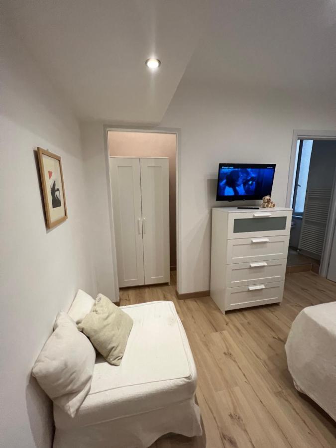 טריאסטה Alla Scalinata Del Teatro Rossetti Confort Suites Parcheggio מראה חיצוני תמונה