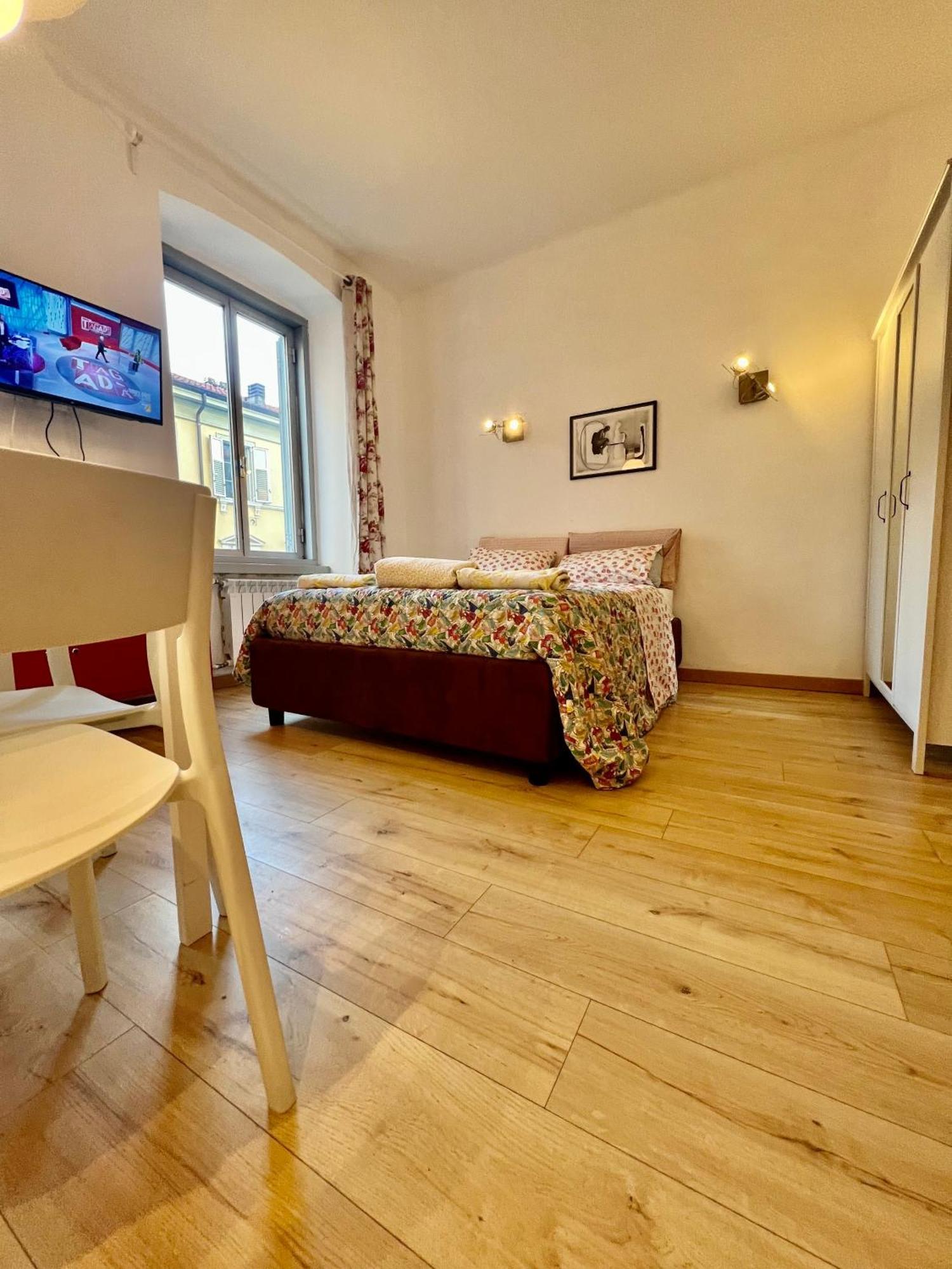 טריאסטה Alla Scalinata Del Teatro Rossetti Confort Suites Parcheggio מראה חיצוני תמונה